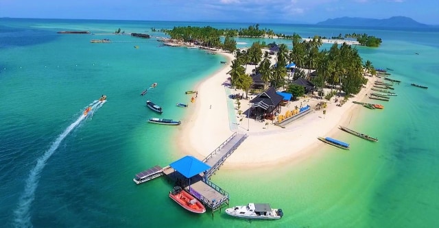 Bajo Coastal Village in Bokori Island